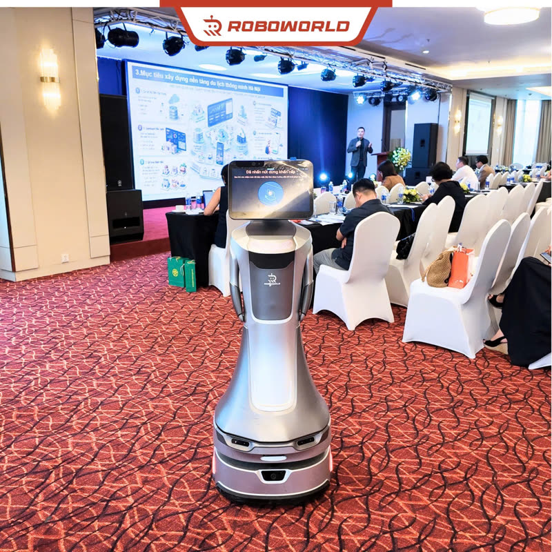 Nova GreetingBot tại hội thảo du lịch thông minh